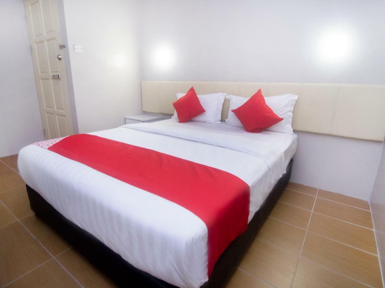 Oyo 897 Ibc36 Business Stay Kuching Ngoại thất bức ảnh