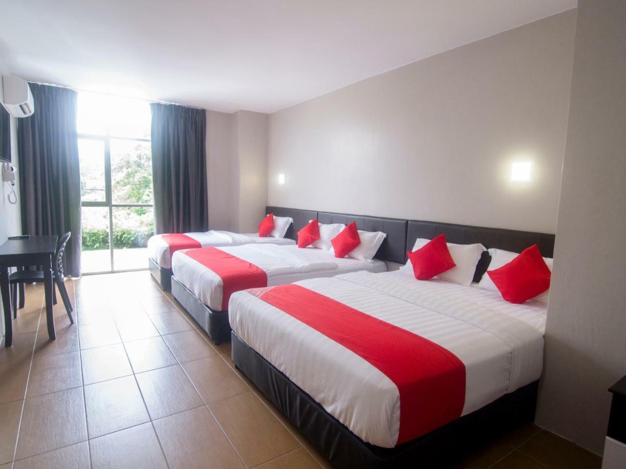 Oyo 897 Ibc36 Business Stay Kuching Ngoại thất bức ảnh