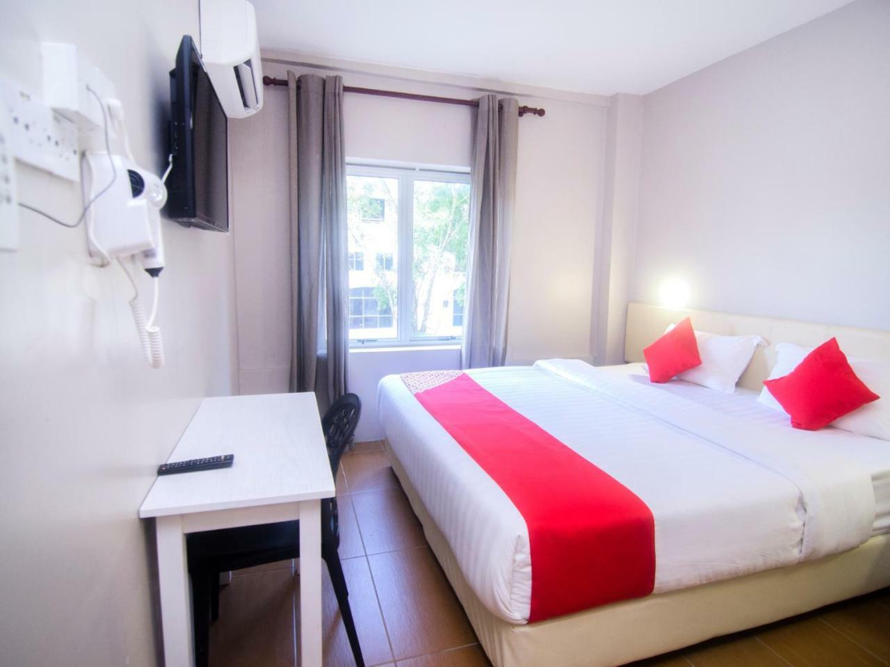 Oyo 897 Ibc36 Business Stay Kuching Ngoại thất bức ảnh