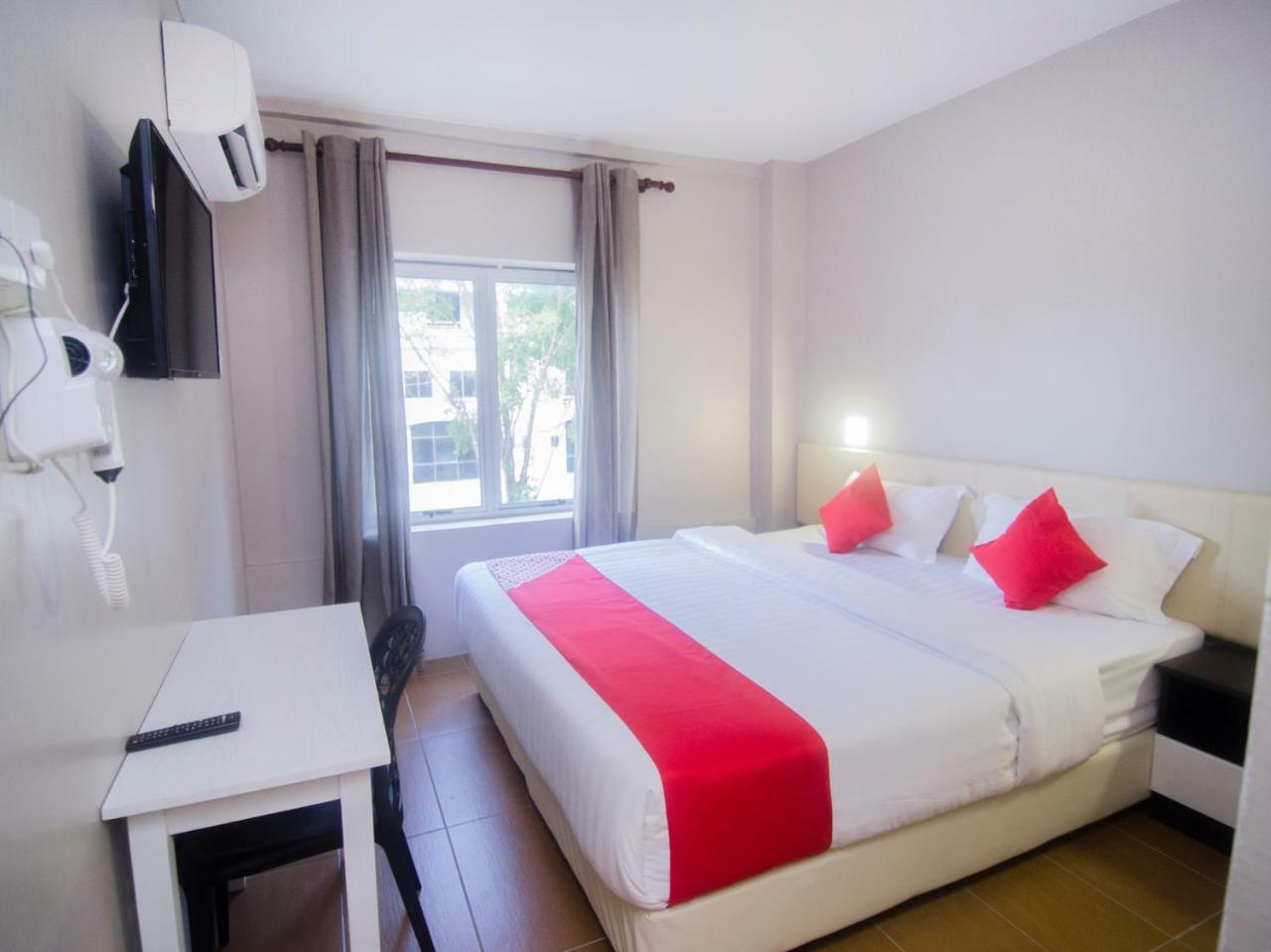 Oyo 897 Ibc36 Business Stay Kuching Ngoại thất bức ảnh